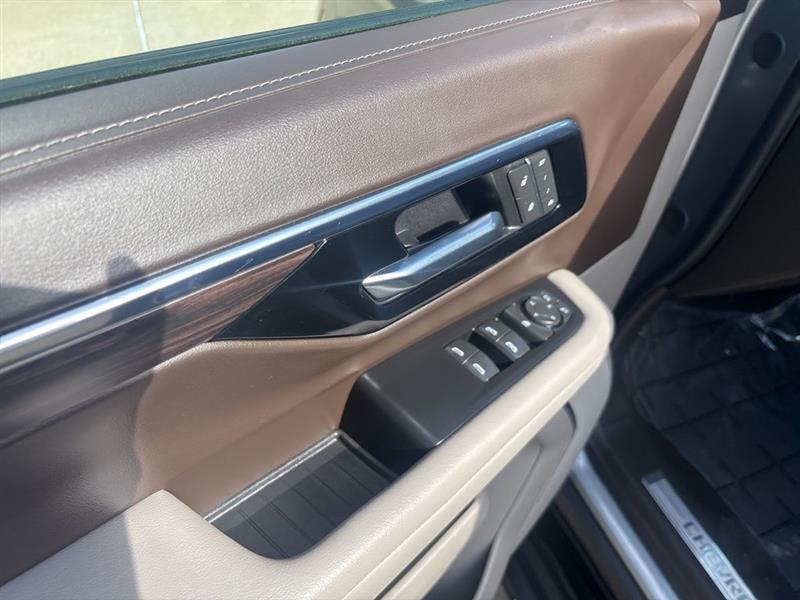 Chevrolet Suburban LT 4WD 2025