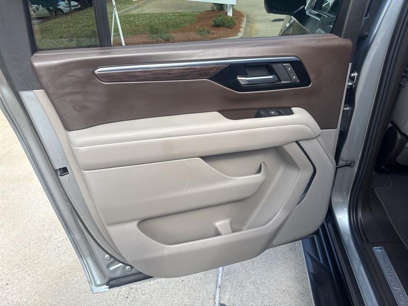 Chevrolet Suburban LT 4WD 2025