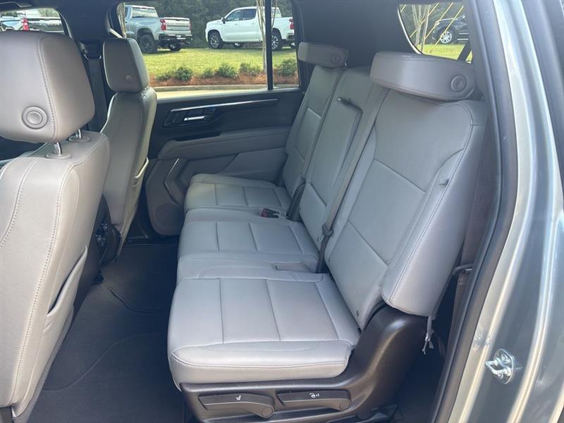 Chevrolet Suburban LT 4WD 2025