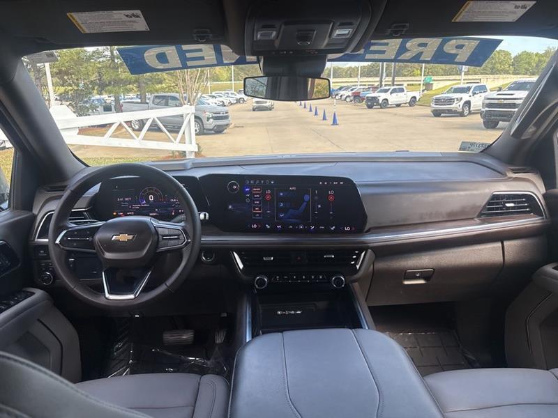 Chevrolet Suburban LT 4WD 2025