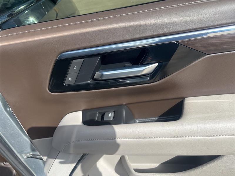 Chevrolet Suburban LT 4WD 2025