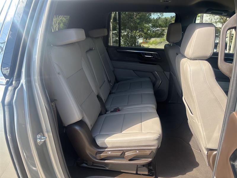 Chevrolet Suburban LT 4WD 2025