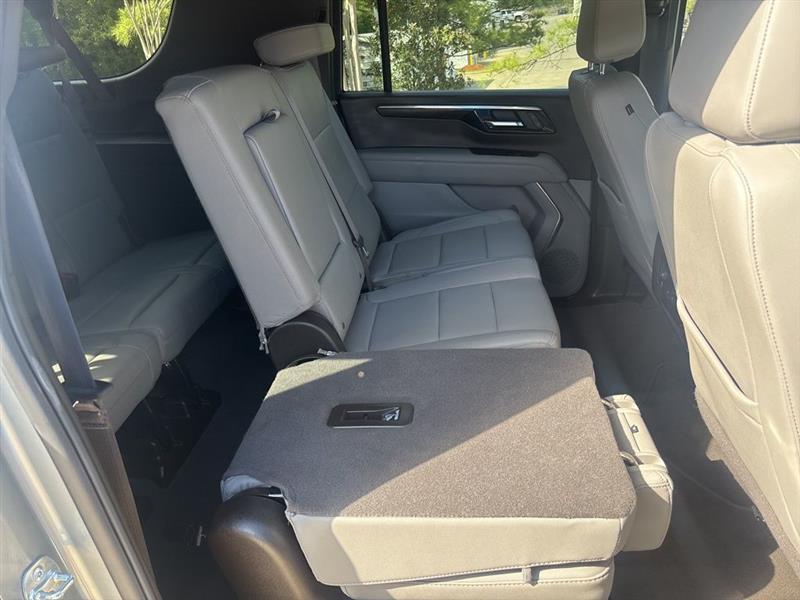 Chevrolet Suburban LT 4WD 2025