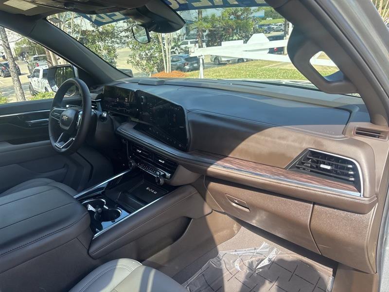 Chevrolet Suburban LT 4WD 2025