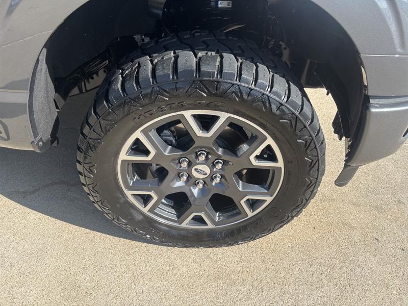 Ford F-150 STX SuperCrew 4WD 2024