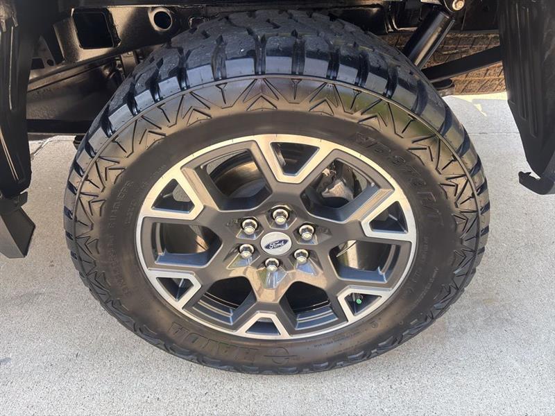 Ford F-150 STX SuperCrew 4WD 2024