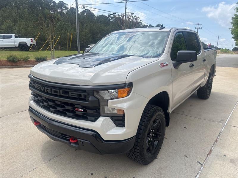 Chevrolet Silverado 1500 Trail Boss Custom Crew Cab 4WD 2026