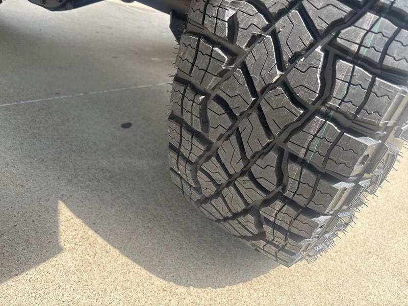 Chevrolet Silverado 1500 Trail Boss Custom Crew Cab 4WD 2026