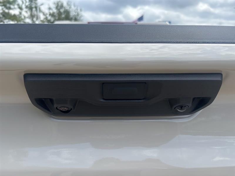 Chevrolet Silverado 1500 Trail Boss Custom Crew Cab 4WD 2026