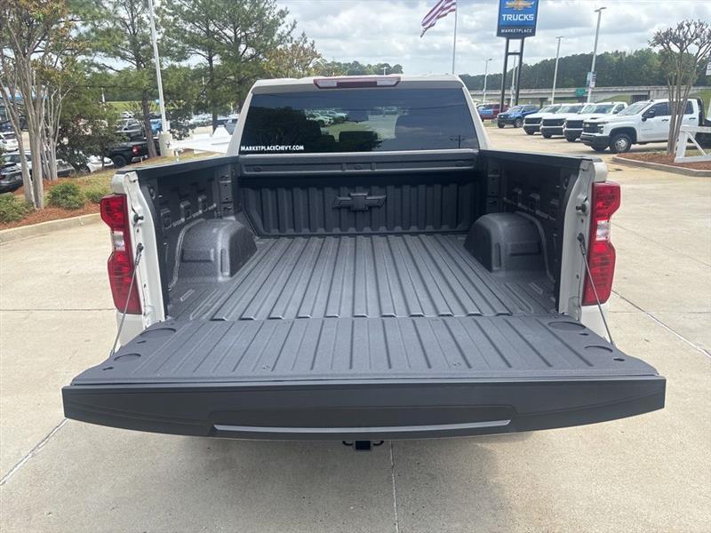 Chevrolet Silverado 1500 Trail Boss Custom Crew Cab 4WD 2026