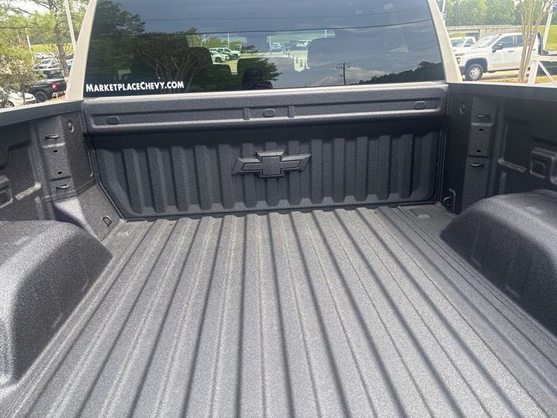 Chevrolet Silverado 1500 Trail Boss Custom Crew Cab 4WD 2026