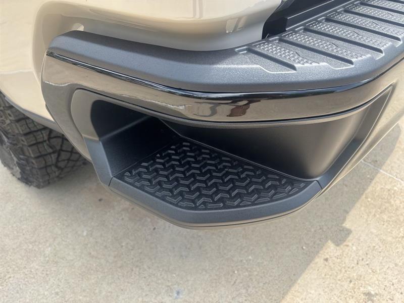 Chevrolet Silverado 1500 Trail Boss Custom Crew Cab 4WD 2026