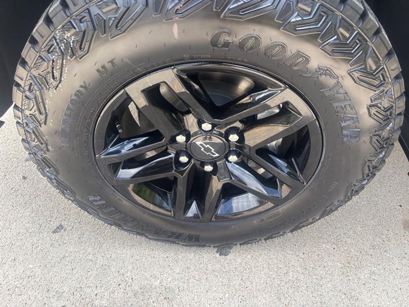 Chevrolet Silverado 1500 Trail Boss Custom Crew Cab 4WD 2026