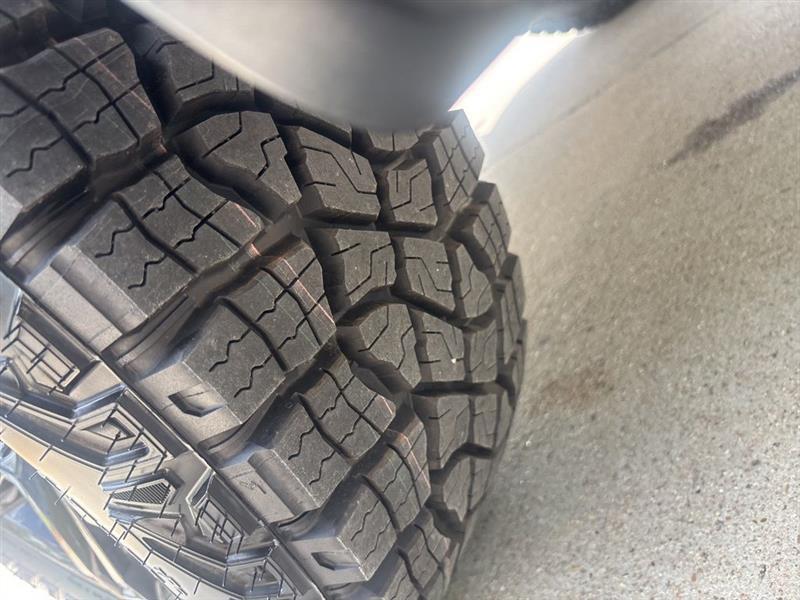 Chevrolet Silverado 1500 Trail Boss Custom Crew Cab 4WD 2026