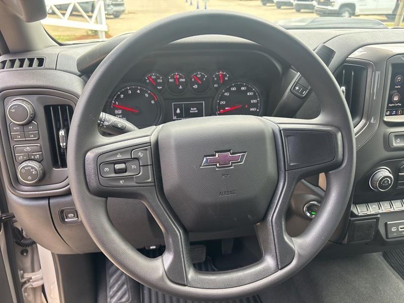 Chevrolet Silverado 1500 Trail Boss Custom Crew Cab 4WD 2026