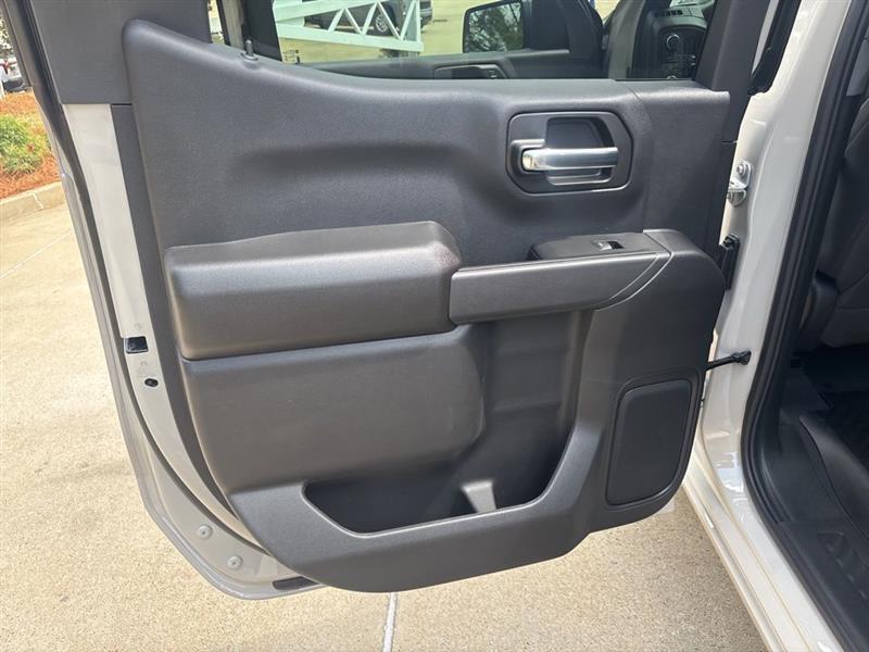 Chevrolet Silverado 1500 Trail Boss Custom Crew Cab 4WD 2026