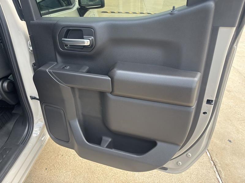 Chevrolet Silverado 1500 Trail Boss Custom Crew Cab 4WD 2026