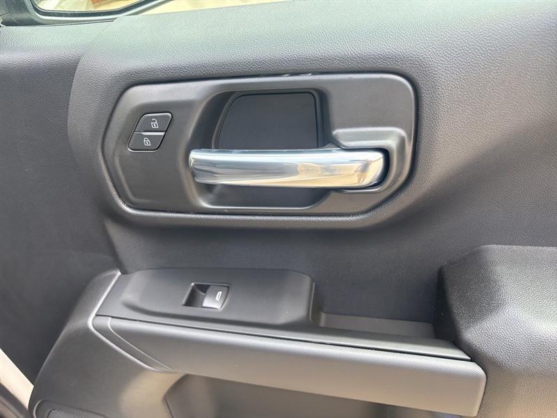 Chevrolet Silverado 1500 Trail Boss Custom Crew Cab 4WD 2026