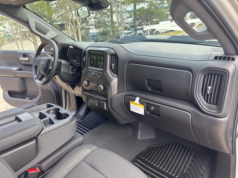 Chevrolet Silverado 1500 Trail Boss Custom Crew Cab 4WD 2026