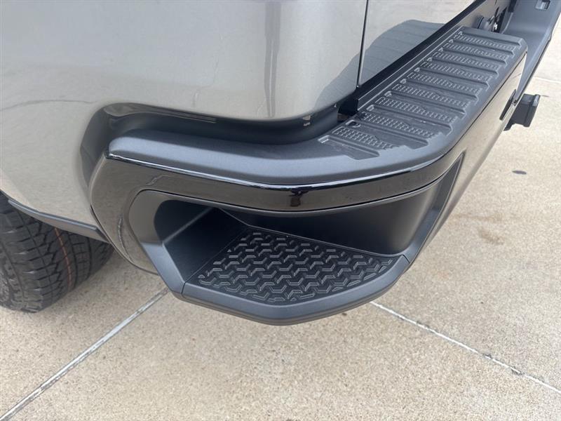 Chevrolet Silverado 1500 Trail Boss LT Crew Cab 4WD 2026