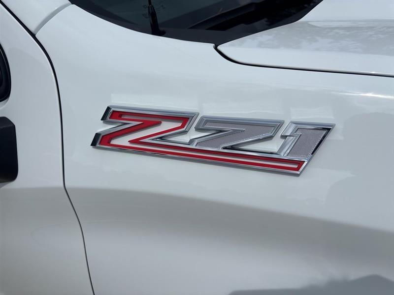 Chevrolet Silverado 1500 Trail Boss Custom Crew Cab 4WD 2026