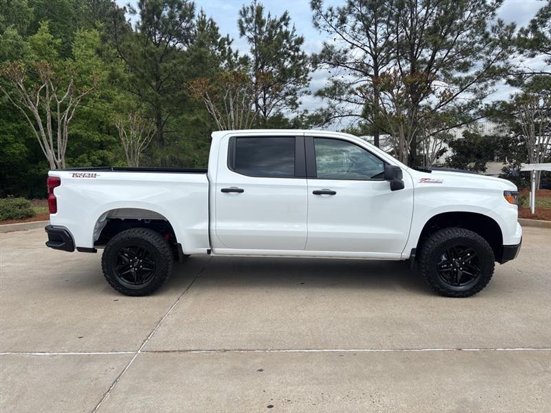 Chevrolet Silverado 1500 Trail Boss Custom Crew Cab 4WD 2026