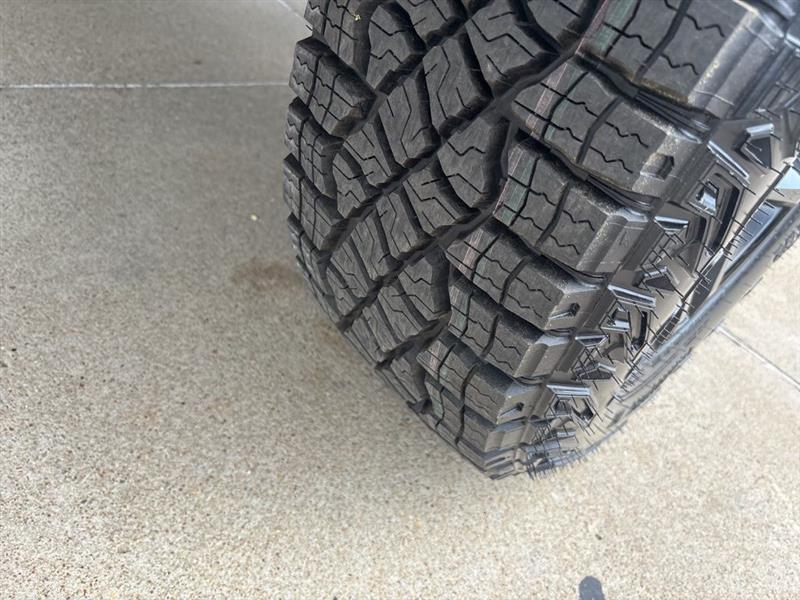 Chevrolet Silverado 1500 Trail Boss Custom Crew Cab 4WD 2026