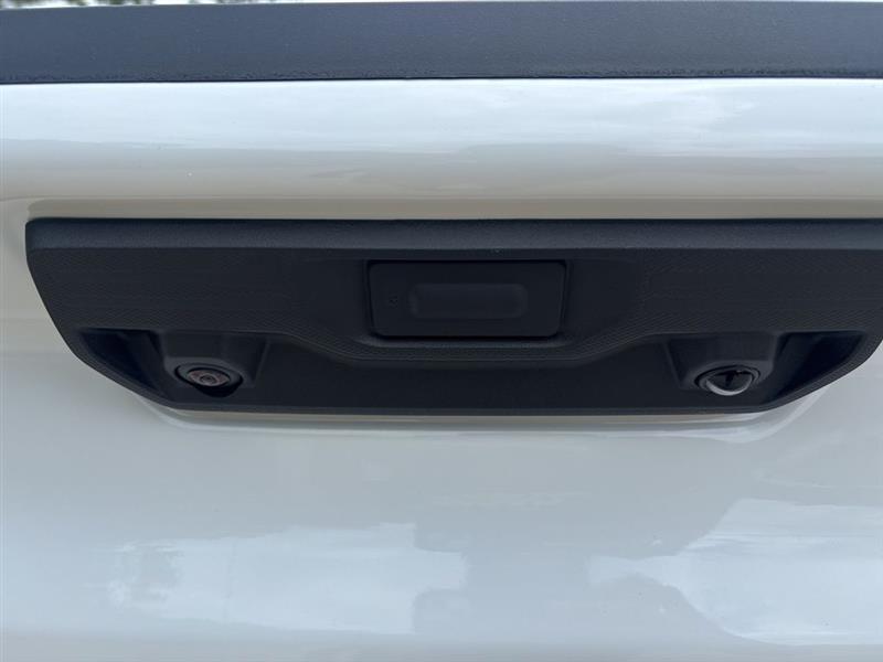 Chevrolet Silverado 1500 Trail Boss Custom Crew Cab 4WD 2026