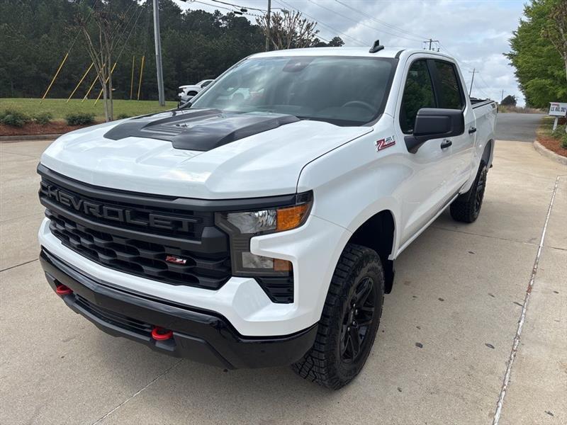 Chevrolet Silverado 1500 Trail Boss Custom Crew Cab 4WD 2026