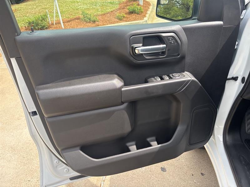 Chevrolet Silverado 1500 Trail Boss Custom Crew Cab 4WD 2026