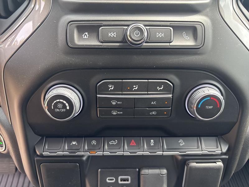 Chevrolet Silverado 1500 Trail Boss Custom Crew Cab 4WD 2026