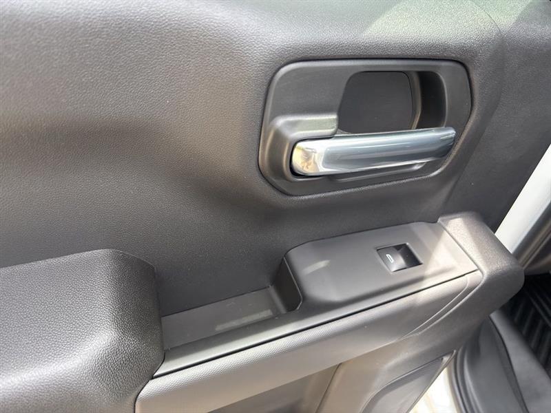 Chevrolet Silverado 1500 Trail Boss Custom Crew Cab 4WD 2026