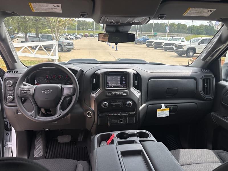 Chevrolet Silverado 1500 Trail Boss Custom Crew Cab 4WD 2026