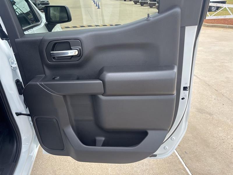 Chevrolet Silverado 1500 Trail Boss Custom Crew Cab 4WD 2026