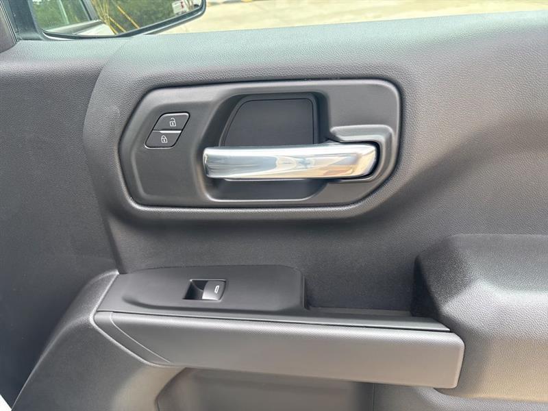 Chevrolet Silverado 1500 Trail Boss Custom Crew Cab 4WD 2026