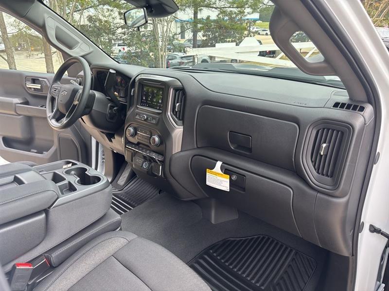 Chevrolet Silverado 1500 Trail Boss Custom Crew Cab 4WD 2026