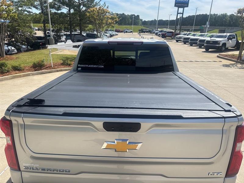 Chevrolet Silverado 1500 Limited LTZ Crew Cab 2WD 2022