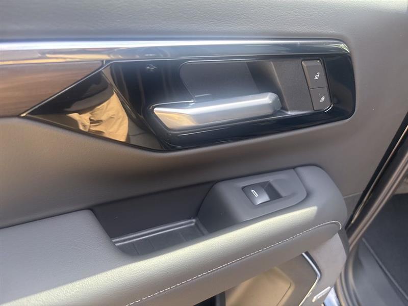 Chevrolet Suburban LT 2026