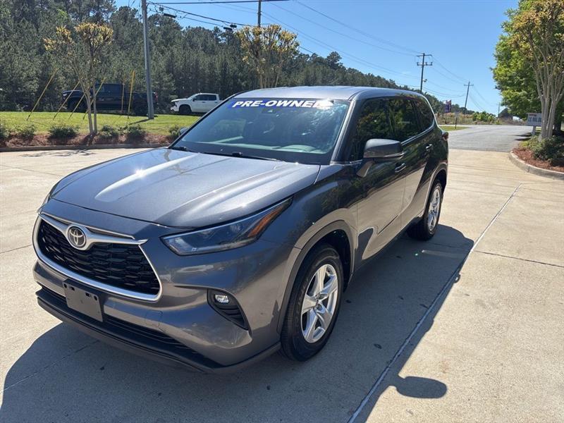 Toyota Highlander LE FWD V6 2021