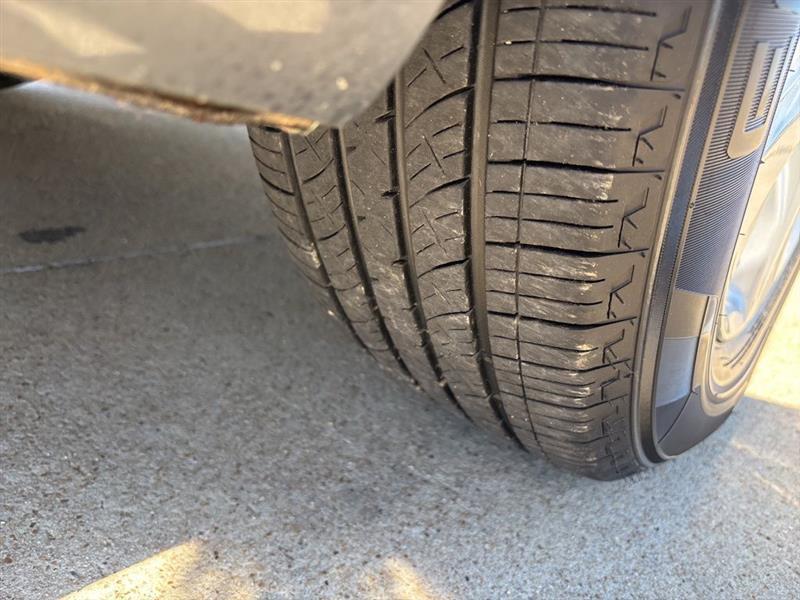 Toyota Highlander LE FWD V6 2021