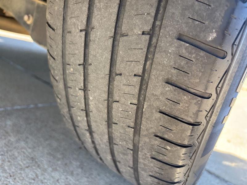 Toyota Highlander LE FWD V6 2021