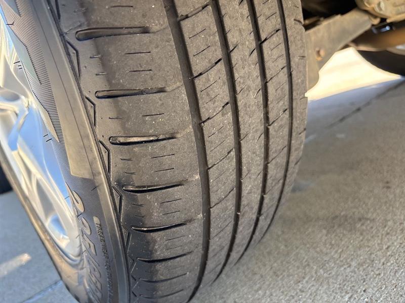 Toyota Highlander LE FWD V6 2021