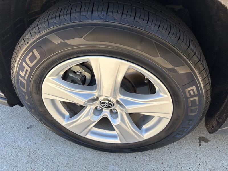 Toyota Highlander LE FWD V6 2021