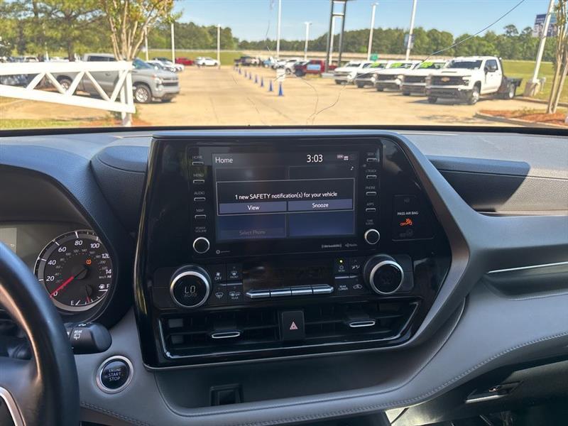 Toyota Highlander LE FWD V6 2021