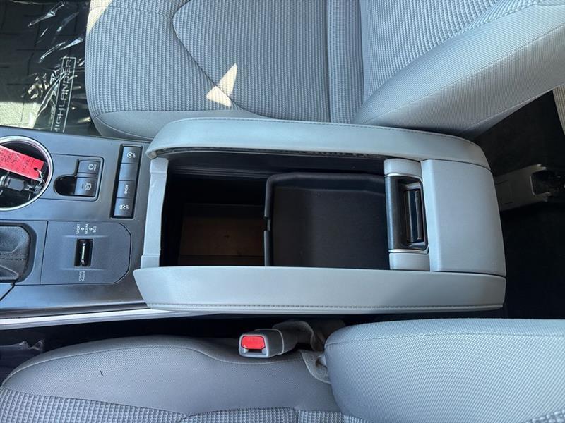 Toyota Highlander LE FWD V6 2021