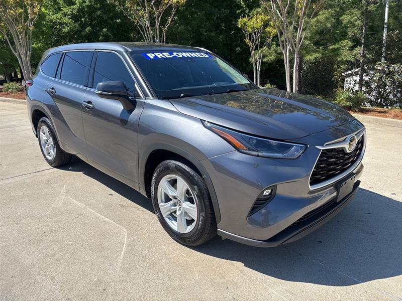 Toyota Highlander LE FWD V6 2021