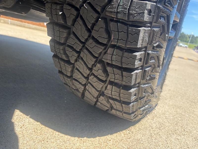 Chevrolet Silverado 1500 Trail Boss Custom Crew Cab 4WD 2026