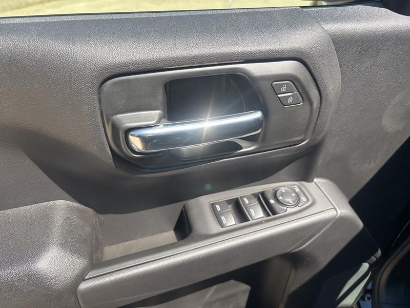 Chevrolet Silverado 1500 Trail Boss Custom Crew Cab 4WD 2026