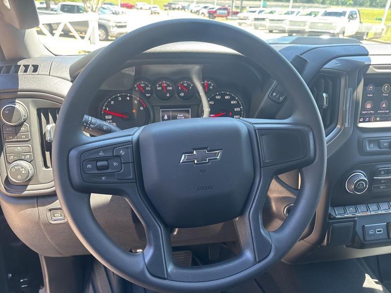 Chevrolet Silverado 1500 Trail Boss Custom Crew Cab 4WD 2026