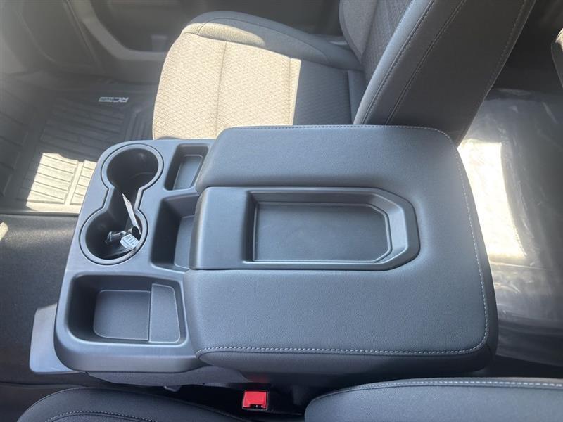 Chevrolet Silverado 1500 Trail Boss Custom Crew Cab 4WD 2026